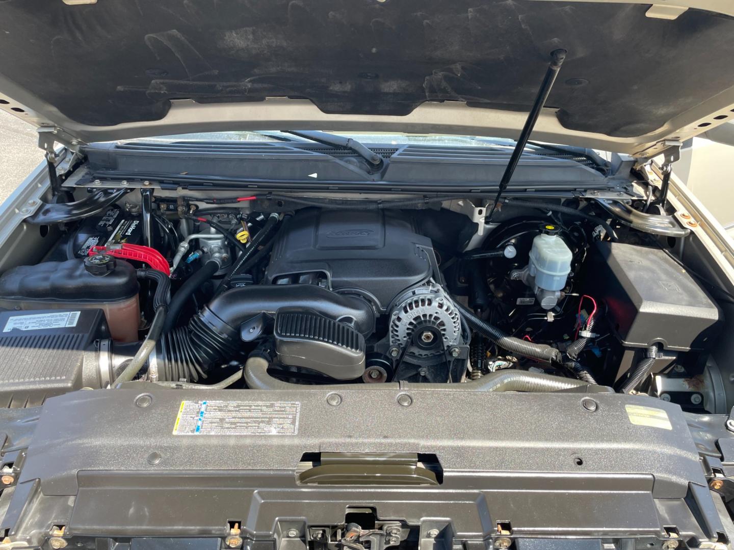 2008 GMC Yukon Denali AWD (1GKFK63848J) with an 6.2L V8 OHV 16V engine, 4-Speed Automatic Overdrive transmission, located at 101 N. Main Street, Muncy, PA, 17756, (570) 546-5462, 41.207691, -76.785942 - Photo#9